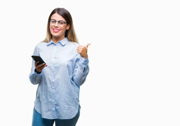 Jonge Mooie Zakelijke Vrouw Sms Bericht Smartphone Geïsoleerde Achtergrond Aan — Stockfoto