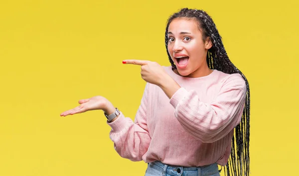 Jovem Trançado Cabelo Afro Americano Menina Vestindo Suéter Sobre Fundo — Fotografia de Stock