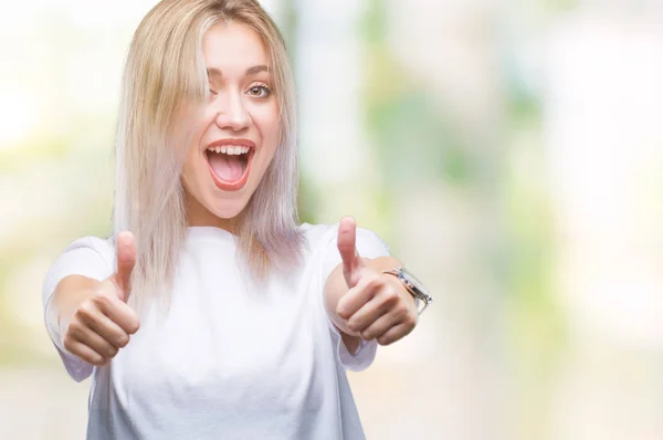 Giovane Donna Bionda Sfondo Isolato Approva Facendo Gesto Positivo Con — Foto Stock