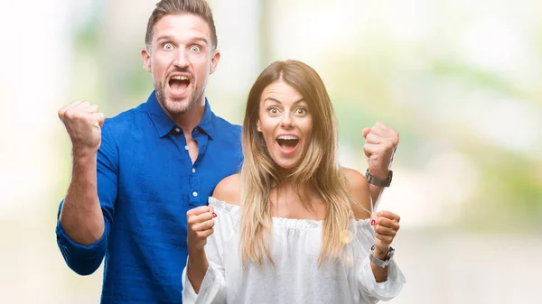 Pareja Joven Enamorada Sobre Fondo Aislado Celebrando Sorprendida Sorprendida Por — Foto de Stock