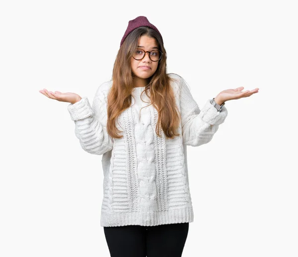 Giovane Bella Donna Hipster Bruna Che Indossa Occhiali Cappello Invernale — Foto Stock