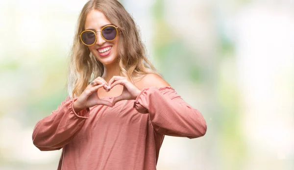 Mooie Jonge Blonde Vrouw Retro Zonnebril Dragen Geïsoleerde Achtergrond Glimlachend — Stockfoto