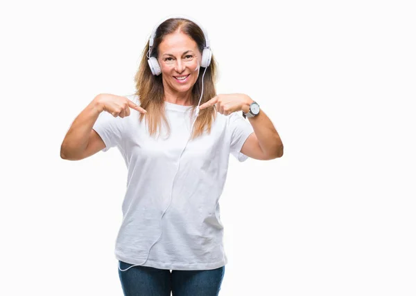 Middle Age Hispanic Woman Listening Music Wearing Headphones Isolated Background — Stock Photo, Image