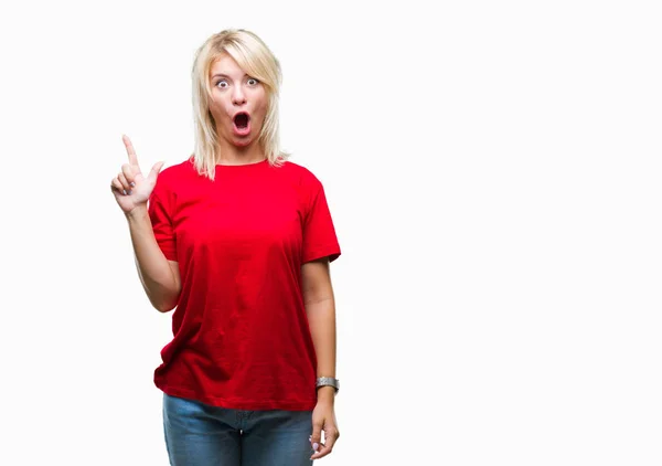 Jovem Bela Mulher Loira Vestindo Camiseta Vermelha Sobre Fundo Isolado — Fotografia de Stock