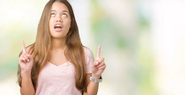 Junge Schöne Brünette Frau Trägt Rosa Shirt Über Isoliertem Hintergrund — Stockfoto
