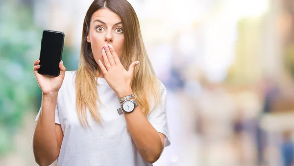 Joven Hermosa Mujer Que Muestra Pantalla Blanco Del Teléfono Inteligente —  Fotos de Stock