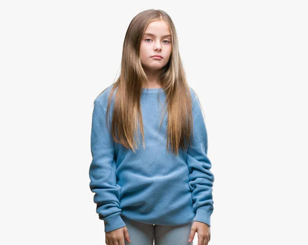 Młoda Piękna Dziewczyna Swetrze Zima Nad Białym Tle Poważną Miną — Zdjęcie stockowe