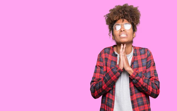 Beautiful Young African American Woman Wearing Glasses Isolated Background Begging — Stock Photo, Image