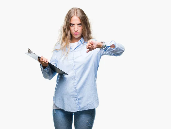 Beautiful Young Blonde Business Woman Holding Clipboard Isolated Background Angry — Stock Photo, Image