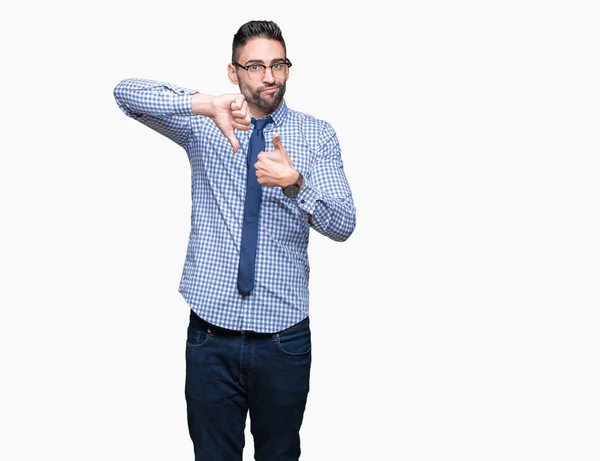 Joven Hombre Negocios Con Gafas Sobre Fondo Aislado Haciendo Pulgares — Foto de Stock