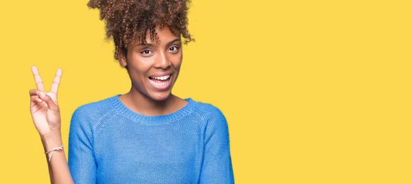 Linda Jovem Afro Americana Sobre Fundo Isolado Sorrindo Com Rosto — Fotografia de Stock