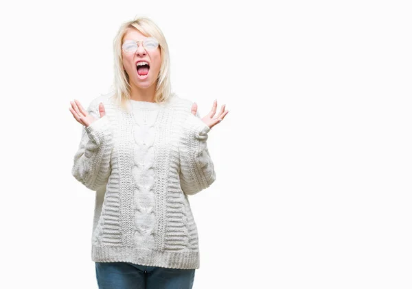 Giovane Bella Donna Bionda Indossa Maglione Invernale Occhiali Sfondo Isolato — Foto Stock