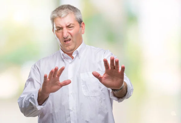 Knappe Senior Man Geïsoleerde Achtergrond Bang Doodsbang Met Angst Expressie — Stockfoto