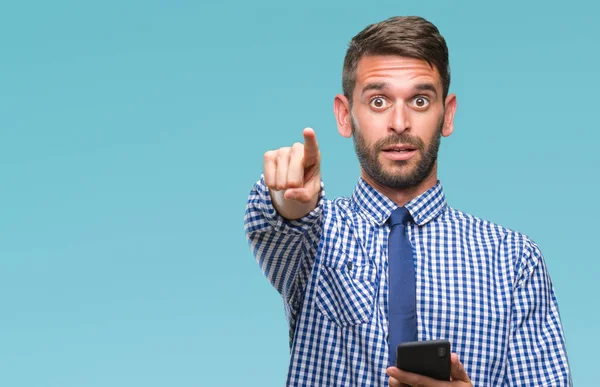 Jonge Hadsome Man Sms Verzenden Bericht Smartphone Geïsoleerd Achtergrond Met — Stockfoto