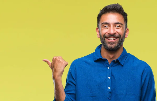 Homem Hispânico Adulto Sobre Fundo Isolado Sorrindo Com Rosto Feliz — Fotografia de Stock