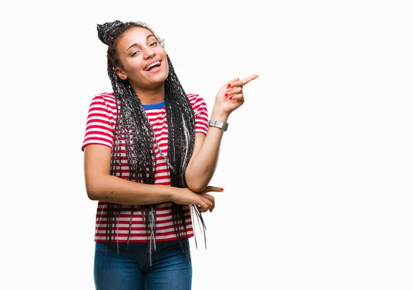 Молода Плетене Волосся Афроамериканська Дівчина Над Ізольованим Тлом Великою Посмішкою — стокове фото