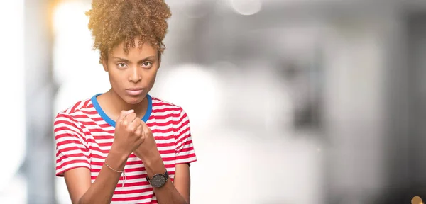 Linda Jovem Afro Americana Sobre Fundo Isolado Pronto Para Lutar — Fotografia de Stock