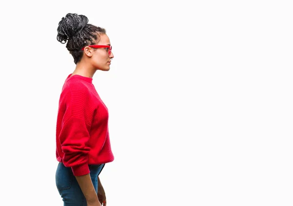 Joven Trenzado Pelo Afroamericano Chica Usando Suéter Gafas Sobre Fondo — Foto de Stock