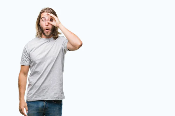 Young Handsome Man Long Hair Isolated Background Doing Gesture Shocked — Stock Photo, Image