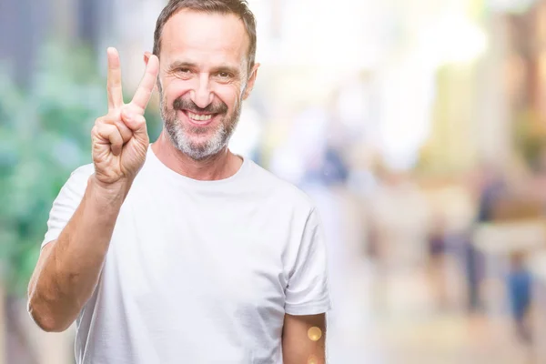 Edad Media Hoary Hombre Mayor Con Camiseta Blanca Sobre Fondo —  Fotos de Stock