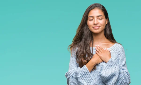 Jovem Mulher Árabe Bonita Vestindo Camisola Inverno Sobre Fundo Isolado — Fotografia de Stock