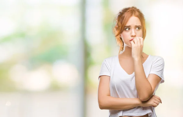 Giovane Bella Donna Sfondo Isolato Cercando Stressato Nervoso Con Mani — Foto Stock