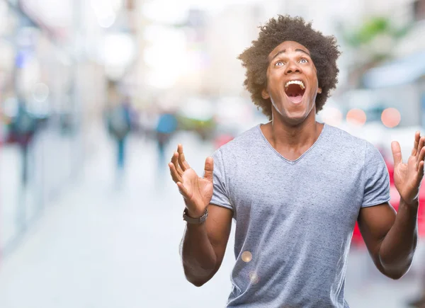 Afro Amerikansk Man Över Isolerade Bakgrund Firar Arg Och Galen — Stockfoto