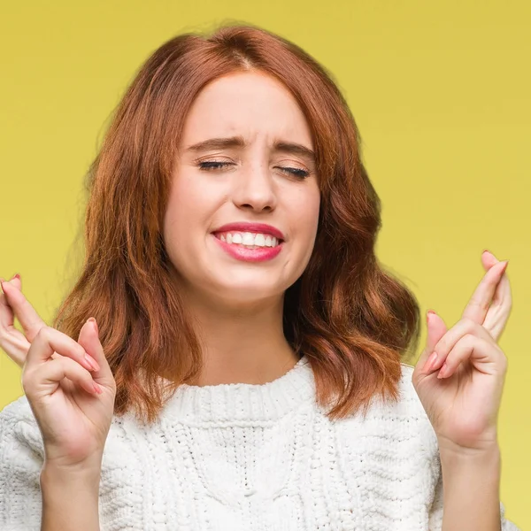 Mujer Hermosa Joven Sobre Fondo Aislado Vistiendo Suéter Invierno Sonriendo — Foto de Stock