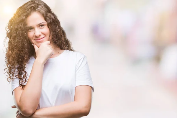 Mooie Brunette Krullend Haar Jong Meisje Dragen Casual Shirt Geïsoleerde — Stockfoto