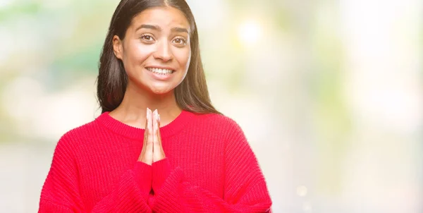 Junge Schöne Arabische Frau Trägt Winterpullover Über Isoliertem Hintergrund Und — Stockfoto