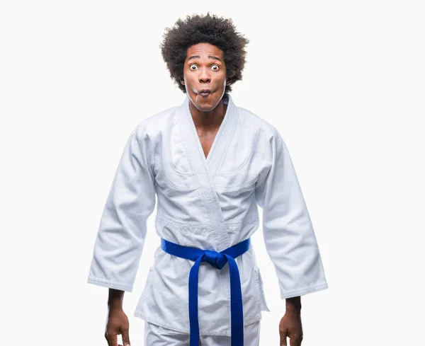 Afro Amerikansk Man Bär Karate Kimono Över Isolerade Bakgrund Gör — Stockfoto