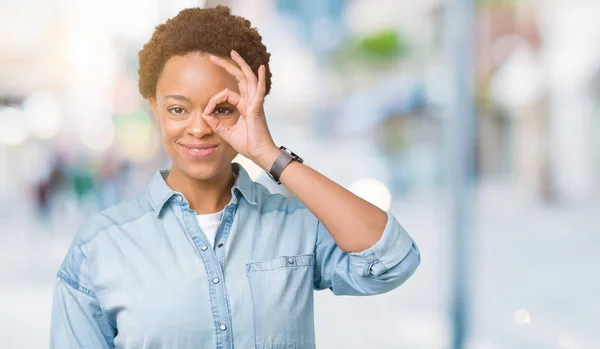 Jonge Mooie Afrikaanse Amerikaanse Vrouw Geïsoleerde Achtergrond Doen Gebaar Met — Stockfoto