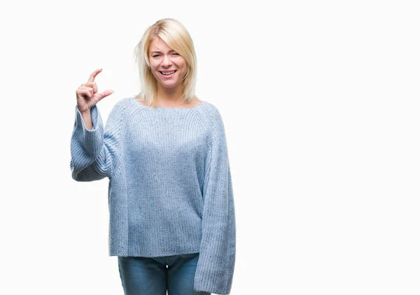 Junge Schöne Blonde Frau Trägt Winterpullover Über Isoliertem Hintergrund Lächelnd — Stockfoto