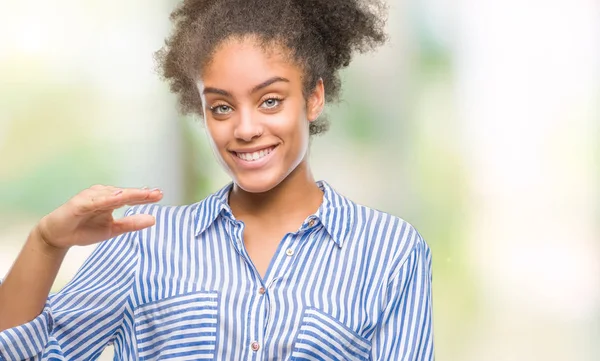 Jonge Afro Amerikaanse Vrouw Geïsoleerde Achtergrond Gebaren Met Handen Tonen — Stockfoto