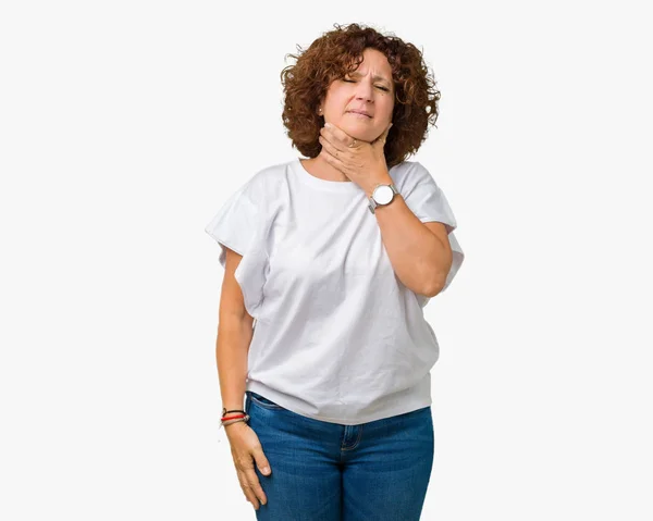 Schöne Seniorin Mittleren Alters Die Weißes Shirt Über Isoliertem Hintergrund — Stockfoto