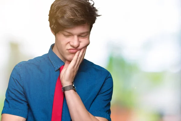 Joven Hombre Negocios Guapo Con Corbata Roja Sobre Fondo Aislado —  Fotos de Stock