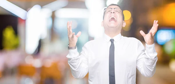 Bussines Edad Media Árabe Hombre Con Gafas Sobre Fondo Aislado —  Fotos de Stock