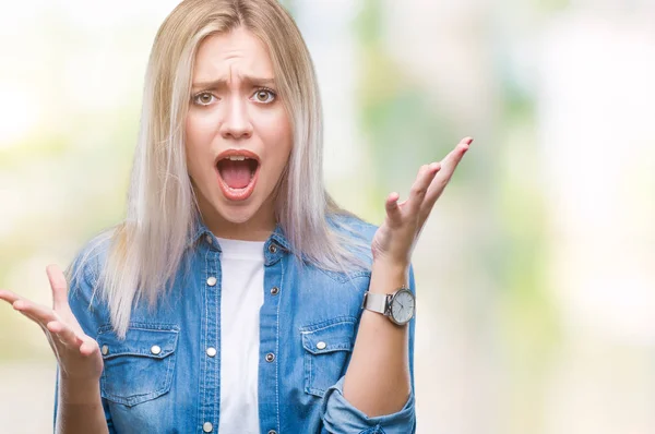 Unga Blonda Kvinnan Över Isolerade Bakgrund Firar Crazy Och Förvånad — Stockfoto