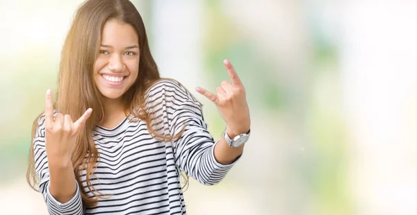 Giovane Bella Donna Bruna Che Indossa Maglione Righe Sfondo Isolato — Foto Stock