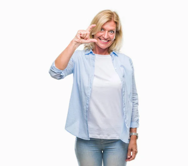 Middle Age Blonde Woman Isolated Background Smiling Confident Gesturing Hand — Stock Photo, Image