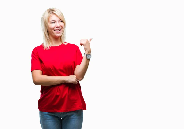 Mladá Krásná Blondýna Žena Nosí Červené Tričko Izolované Pozadí Usmívající — Stock fotografie
