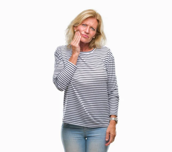 Blonde Vrouw Van Middelbare Leeftijd Geïsoleerde Achtergrond Mond Met Hand — Stockfoto