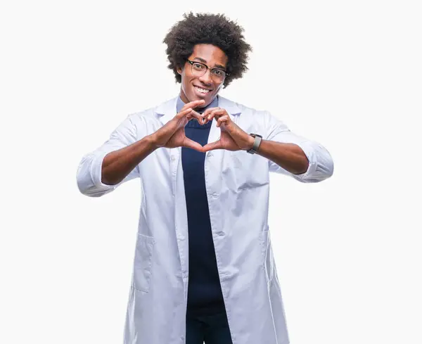 Afro Americký Lékař Vědec Muž Nad Izolované Pozadí Úsměvem Lásce — Stock fotografie