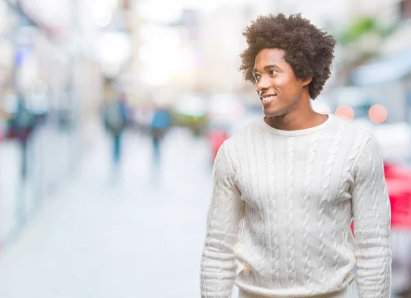 Uomo Afro Americano Sfondo Isolato Che Guarda Altra Parte Con — Foto Stock