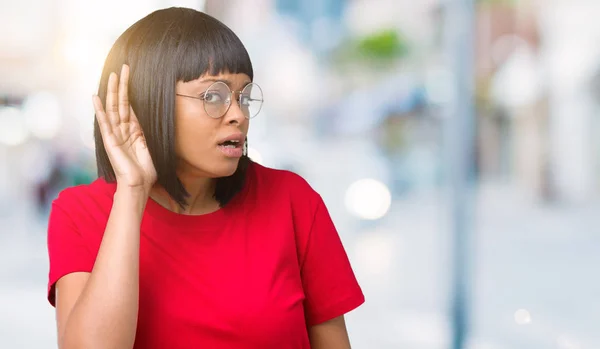 Bella Giovane Donna Afroamericana Che Indossa Occhiali Sfondo Isolato Sorridendo — Foto Stock