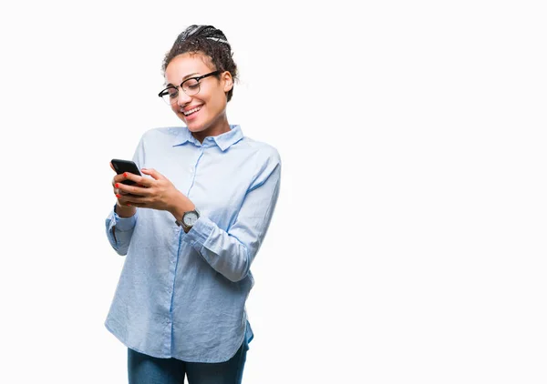 Jovem Trançado Cabelo Afro Americano Menina Negócios Usando Smartphone Sobre — Fotografia de Stock