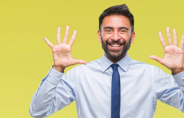 Взрослый Латиноамериканец Изолированном Фоне Показывает Показывает Пальцами Номер Десять Улыбаясь — стоковое фото