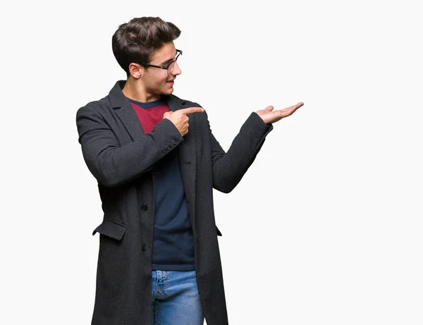 Young Handsome Elegant Man Wearing Glasses Isolated Background Amazed Smiling — Stock Photo, Image