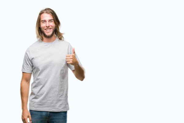 Homem Bonito Jovem Com Cabelos Longos Sobre Fundo Isolado Fazendo — Fotografia de Stock