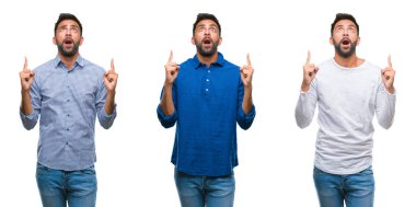 Yakışıklı genç Hintli izole arka plan üzerinde kolaj hayrete ve yukarıya bakıyor ve parmakları ile işaret ve silah kaldırdı şaşırttı.